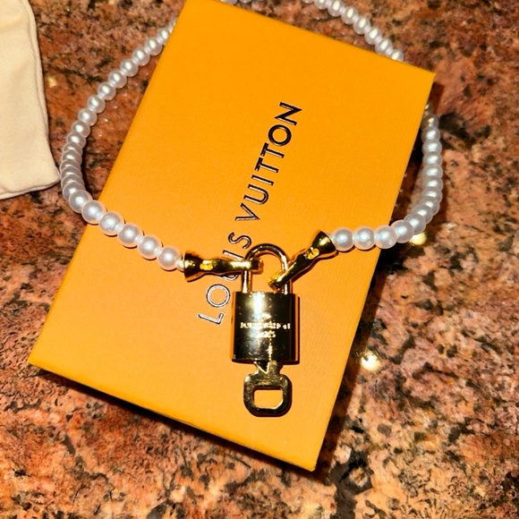 Louis Vuitton Accessories - Louis Vuitton padlock and key #315 gold